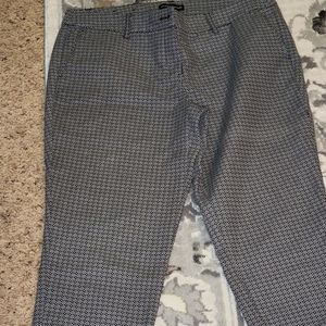 Hilary Radley Black and white Capri pants